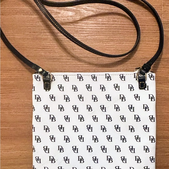 Dooney & Bourke NWOT Black and White Signature DB Design Double Zip Crossbody - Picture 11 of 14
